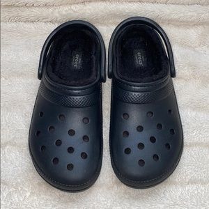 Black Crocs with fuzz lining